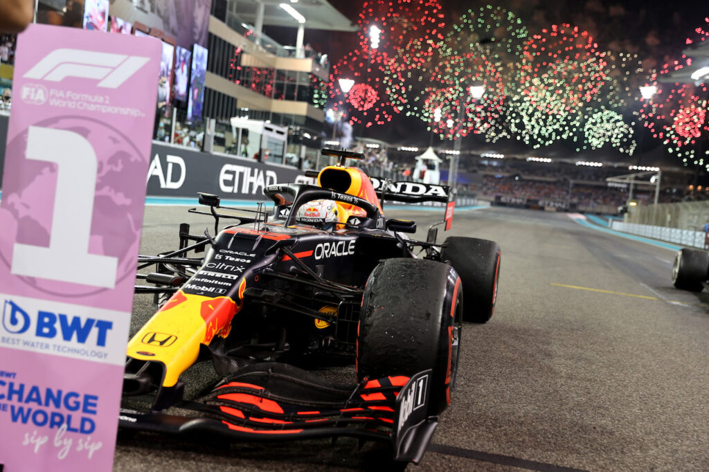 F1 | Verstappen ricorda Abu Dhabi: “Hamilton non si aspettava il sorpasso in quel punto”