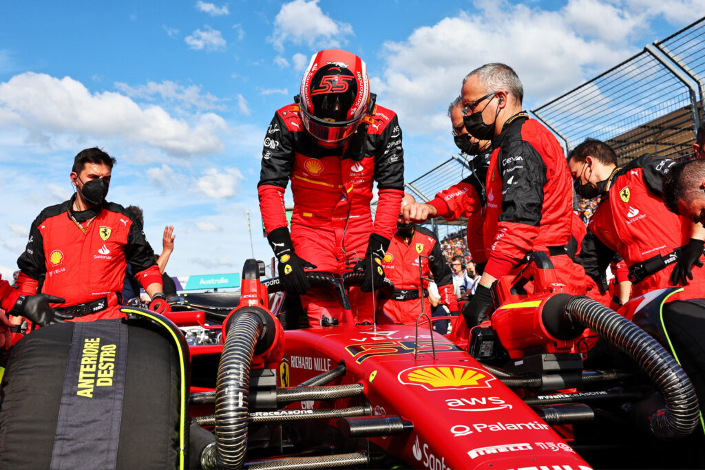 F1 | Ferrari, disastro per Sainz: “Problemi già prima della partenza”