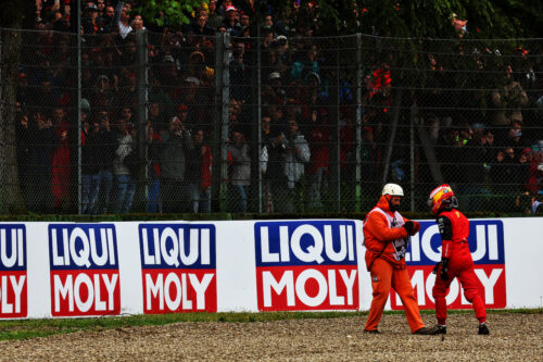 F1 | Domenicali sulle difficoltà di Sainz: “Deve stare tranquillo, i risultati arriveranno”