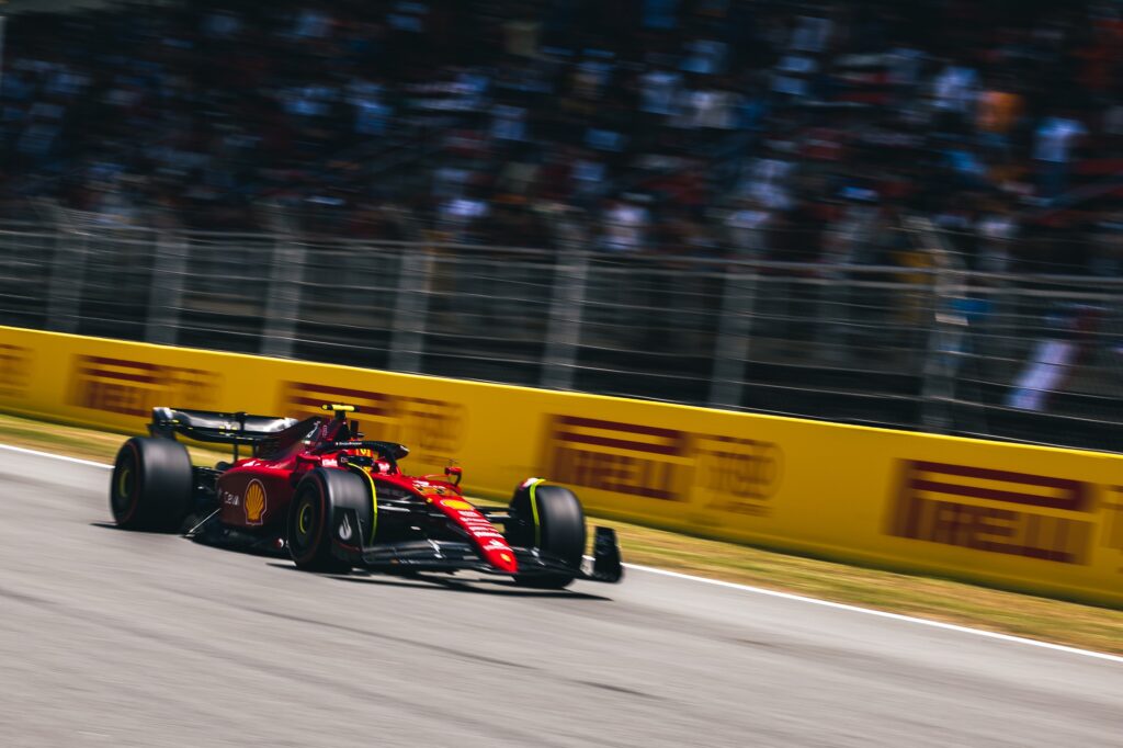 F1 | Ferrari, Sainz ancora in ghiaia: “Una folata di vento mi ha fatto uscire di pista”