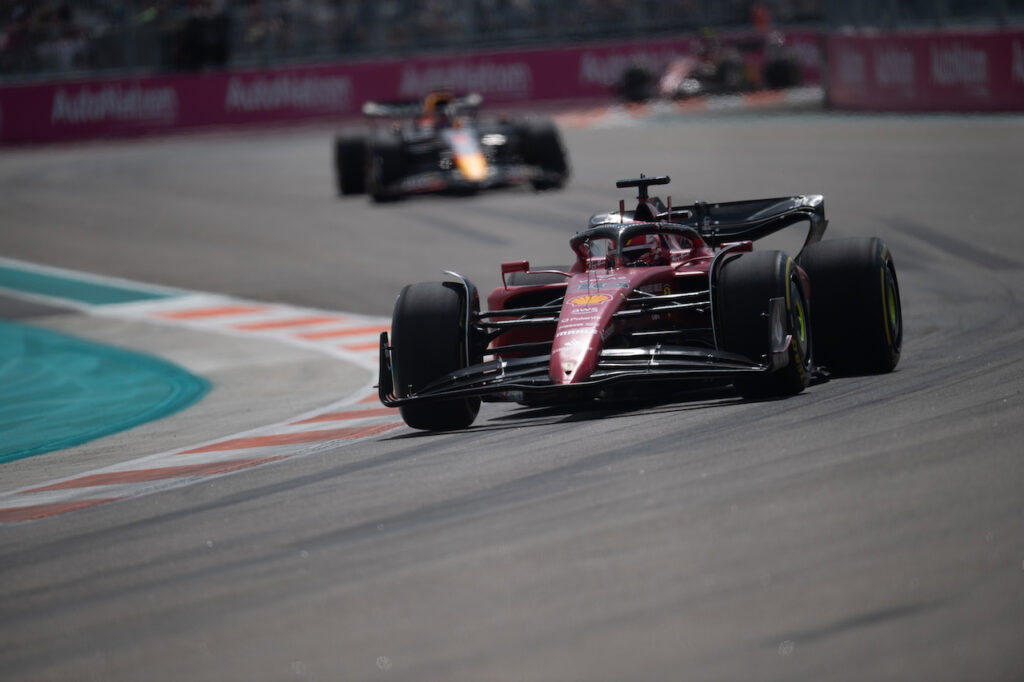 F1 | Brundle: “Ferrari deve risolvere il problema della velocità sul dritto”