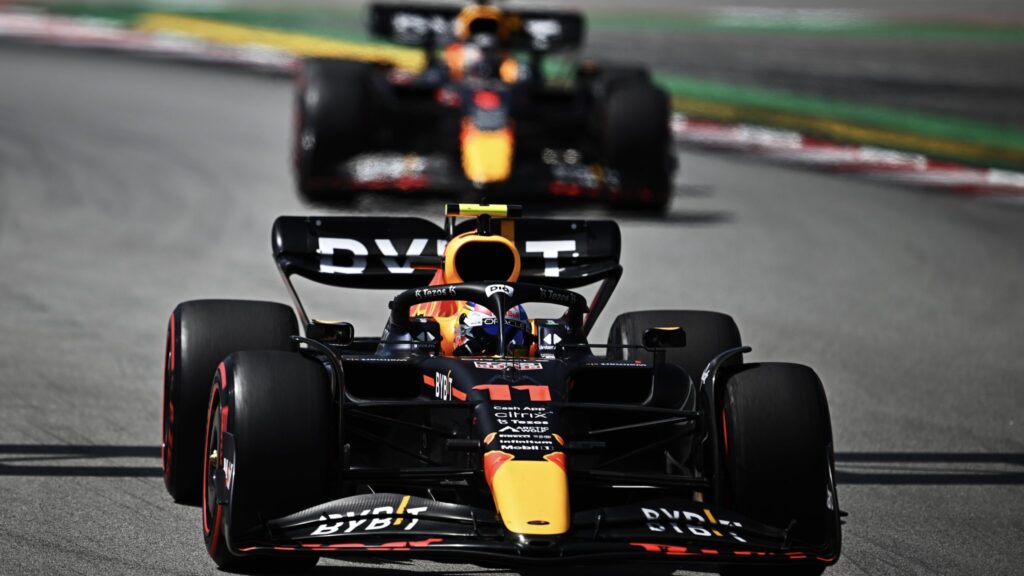 F1 | Red Bull, Marko stoppa le polemiche: “Perez non poteva finire la gara con quel set di gomme”