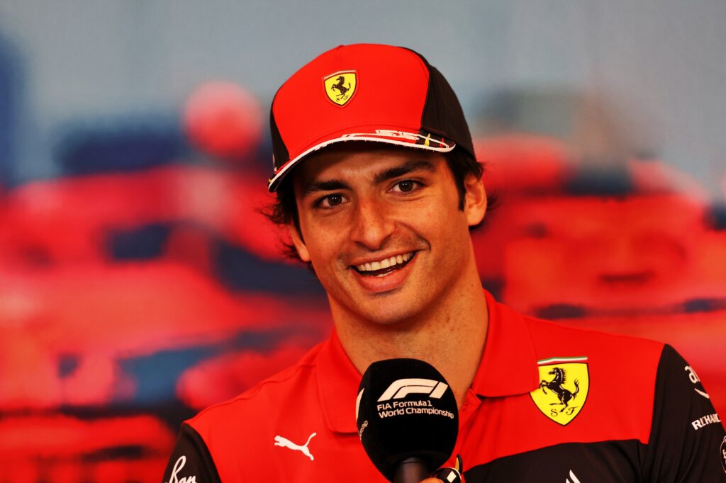 F1 | Ferrari, Binotto: “Sainz sta migliorando, va sempre più veloce”