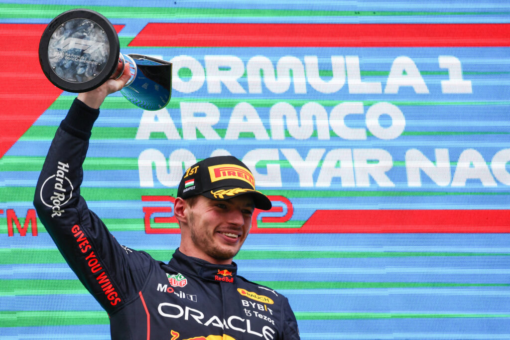 F1 | Red Bull, gran rimonta di Verstappen: “La squadra mi ha aiutato a vincere”