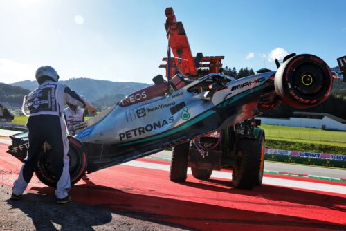 Formula 1 | Mercedes, duro lavoro in fabbrica per produrre pezzi di ricambio