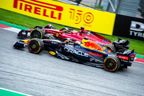 F1 | Horner, frecciata alla Mercedes: “La battaglia con la Ferrari è incentrata sulla pista”
