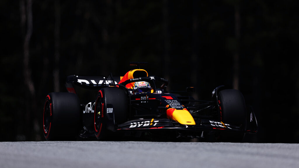 F1 | Red Bull, Verstappen: “Contento per la pole, ma i punti si fanno domani e domenica”