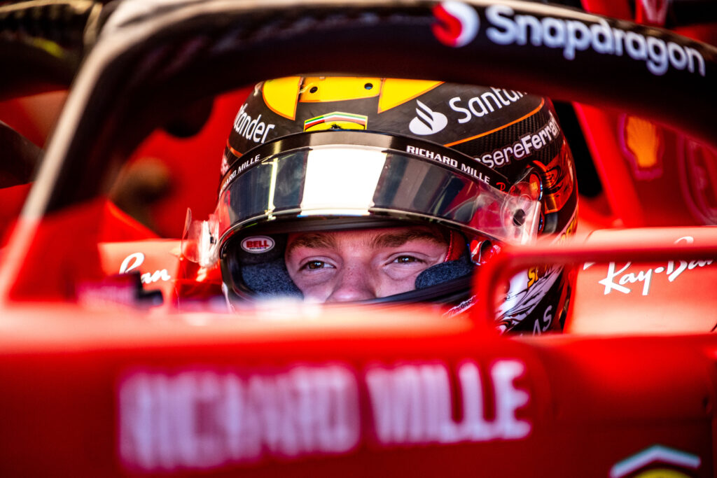 F1 | Ferrari, Robert Shwartzman in pista al Mugello alla guida della SF21