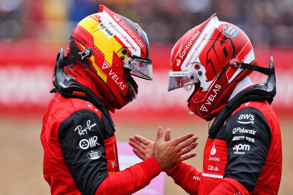 F1 | Ferrari, Sainz parla del rapporto con Leclerc: “Passiamo molto tempo insieme, andiamo d’accordo”