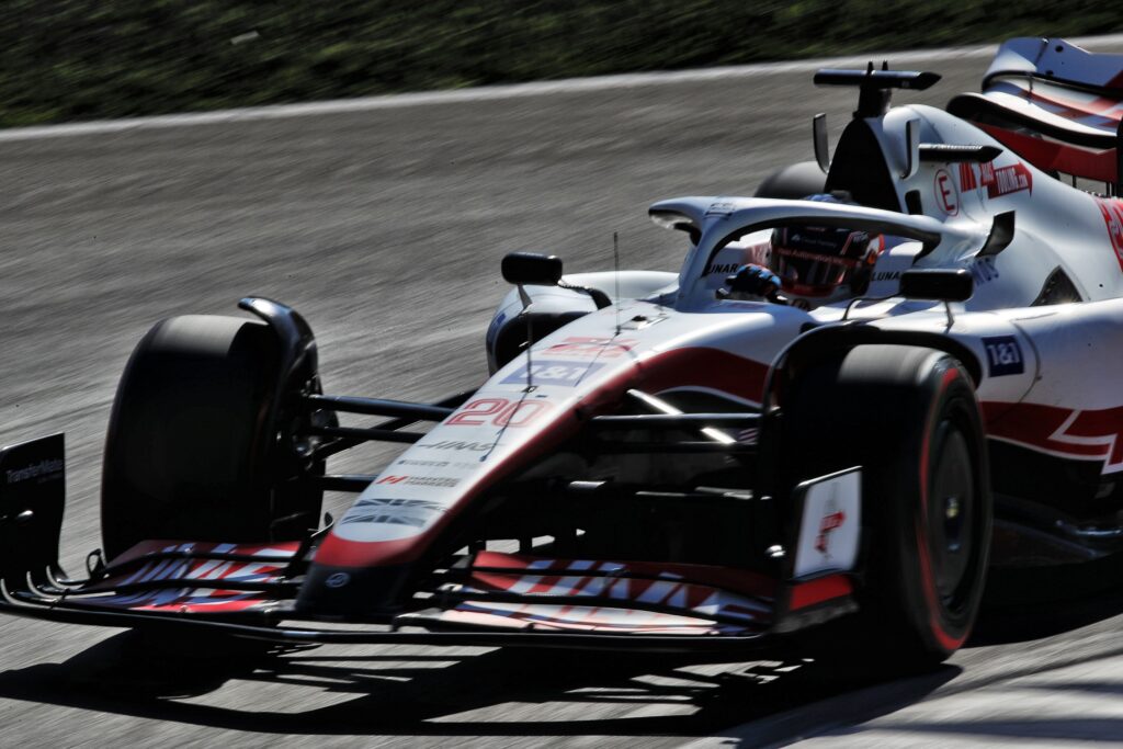 F1 | Haas, Magnussen: “Schumacher sta facendo un buon lavoro”