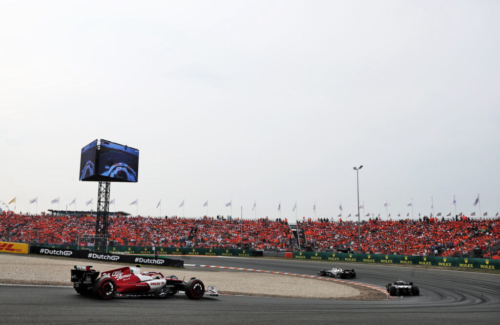 F1 | Alfa Romeo, Zhou Guanyu: “Ci manca qualcosa rispetto agli avversari”