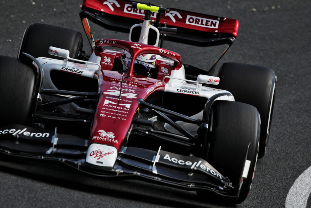 F1 | Alfa Romeo, Vasseur sul futuro di Zhou: “Prenderemo una decisione entro fine settembre”