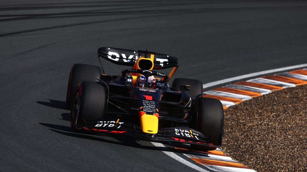 F1 | Red Bull, Verstappen si gode la pole sulla pista di casa: “È incredibile”