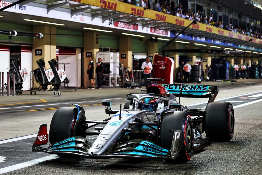 F1 | Mercedes, Russell: “La Ferrari parte in una posizione di netto vantaggio”