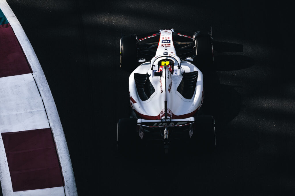 Formula 1 | Fittipaldi torna a bordo della VF-22: “Giornata di lavoro produttiva”