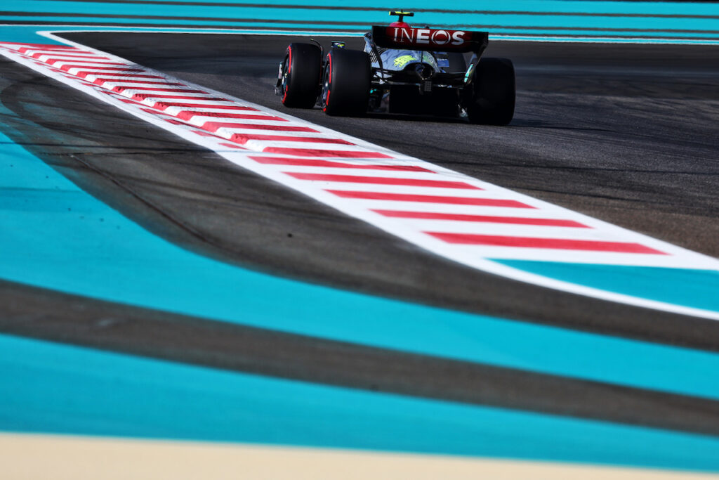 F1 | Hamilton “graziato”: nessuna penalità sulla griglia del GP di Abu Dhabi