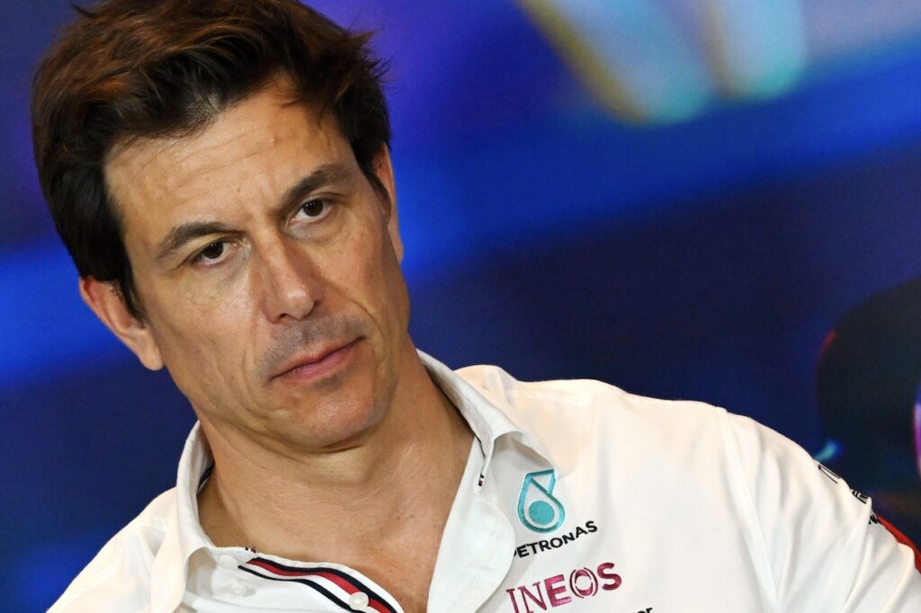 F1 | Toto Wolff: “Chi dice di non voler diventare il team principal della Ferrari è un bugiardo”