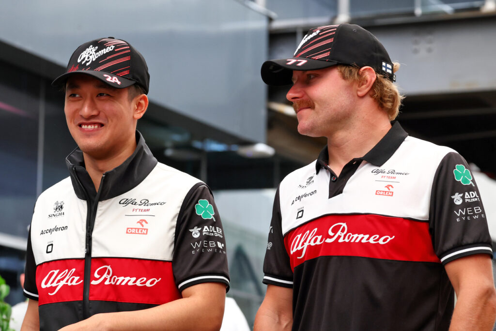 F1 | Bottas loda il compagno di squadra: “Zhou è migliorato molto”