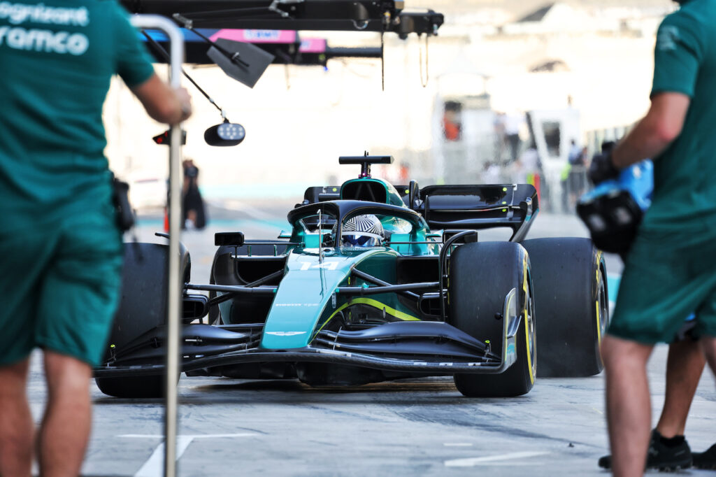 F1 | Test Pirelli, Aston Martin e Mercedes in pista a Jerez