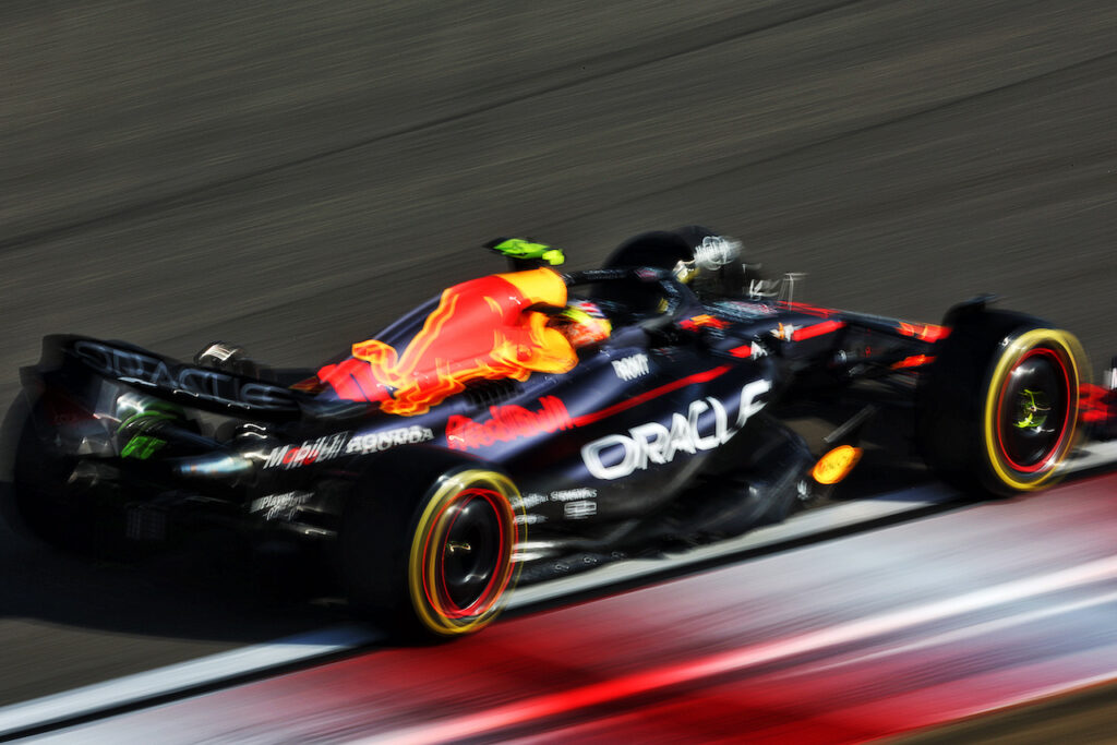 Formula 1 | Red Bull, Perez cauto in vista di Sakhir: “Vettura competitiva, ma attenzione ai rivali”
