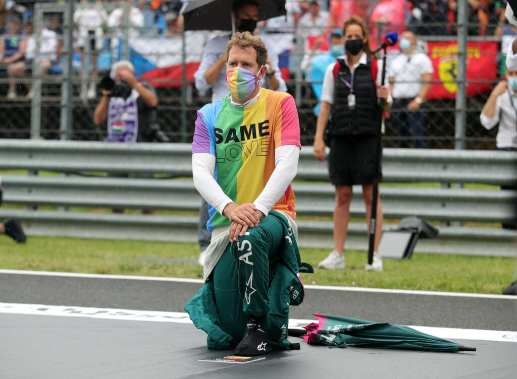 F1 | Vettel duro: “Ban della FIA una sciocchezza, i piloti abbiano il coraggio di difendere ed esprimere le proprie opinioni”