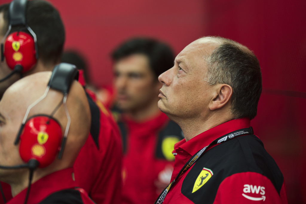 F1 | Ferrari, Vasseur stoppa le polemiche: “Gli incontri con i piloti erano programmati”
