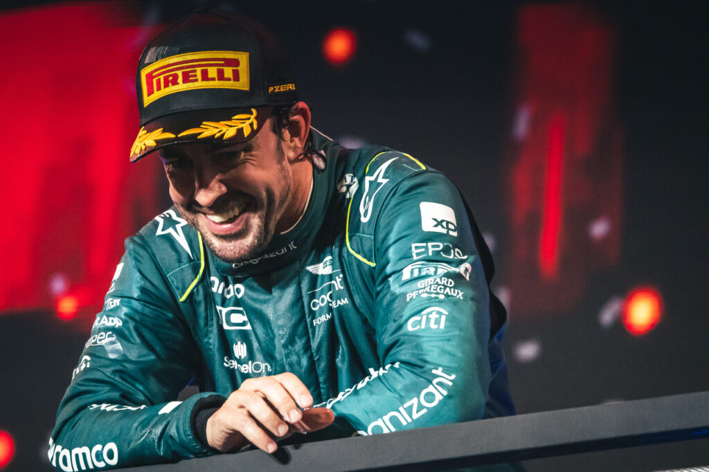 F1 | L’esilarante tweet di Alonso a Russell dopo aver ripreso il terzo posto [FOTO]