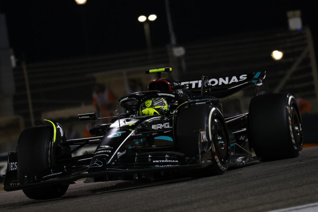 F1 | Mercedes, notte fonda in Bahrain: sulla W14 mancano aderenza e carico aerodinamico