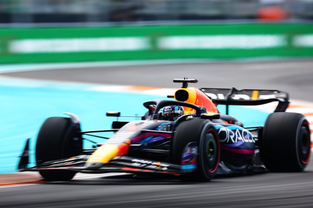 F1 | Red Bull, Verstappen: “Sul passo gara abbiamo un vantaggio abbastanza ampio”