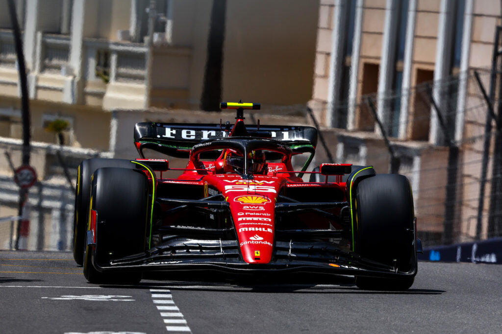 Formula 1 | Sainz chiude al comando le prime libere a Monaco