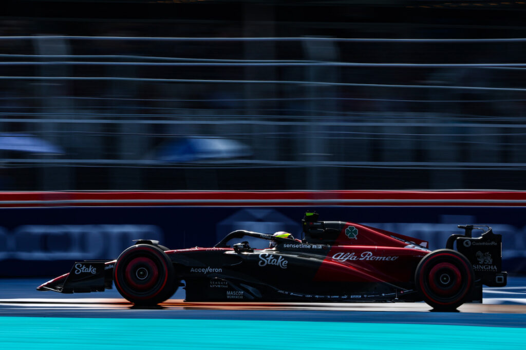 F1 | Alfa Romeo, Zhou: “Possiamo lottare per i punti”