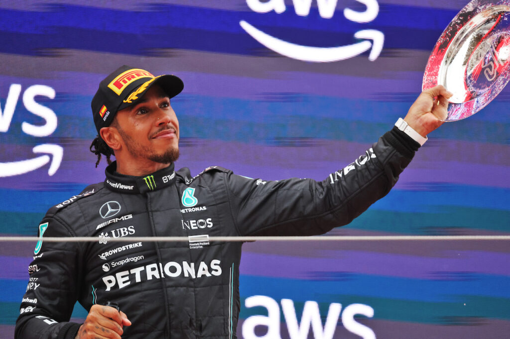Formula 1 | Mercedes convincente in Spagna, Hamilton: “Vedo la luce in fondo al tunnel”
