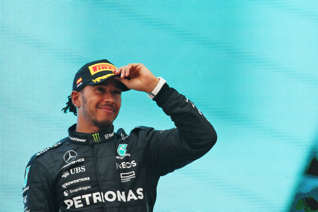 F1 | Hamilton risponde alle voci: “Ritiro? Macché, ho ancora tanta fame di successo”
