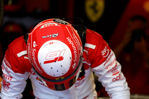 Fórmula 1 | Emilia-Romaña: 358.000 euros recaudados para el traje y el casco de Leclerc utilizados en Mónaco