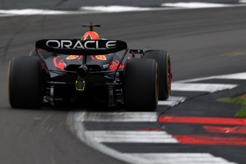 F1 | GP Gran Bretagna, qualifiche: Verstappen beffa una super McLaren