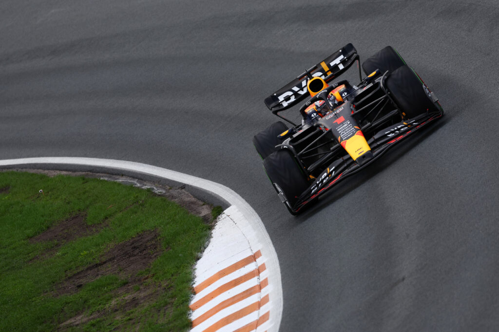 F1 | GP Olanda, qualifiche: Verstappen demolisce tutti, Leclerc a muro!