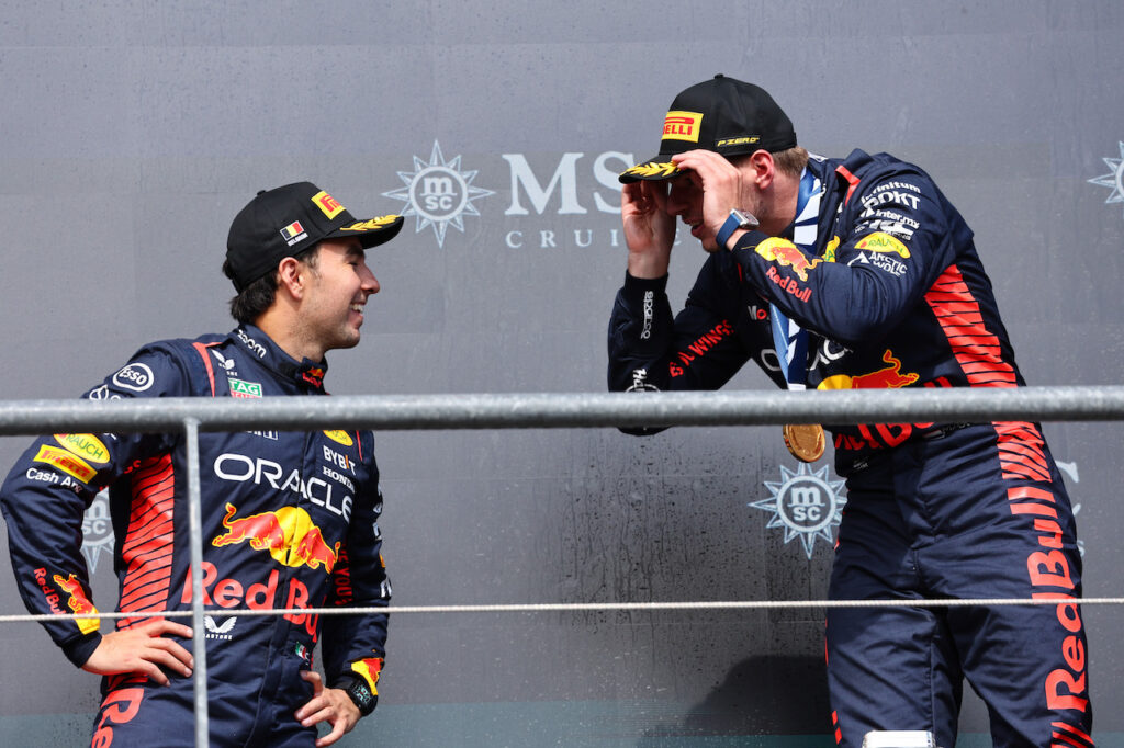 Formula 1 | Wolff stranito: distacco tra Verstappen e Perez non ha spiegazioni