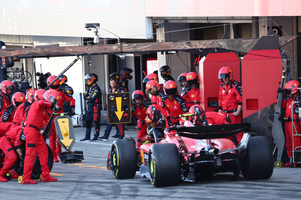 F1 | Sainz sesto in Giappone e penalizzato dalla strategia Ferrari