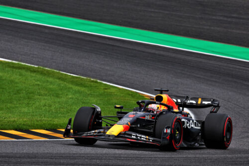 F1 | GP Giappone, prove libere 3: Verstappen prenota la pole a Suzuka, strappo della McLaren