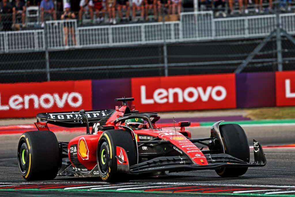 Ferrari, abbiamo un problema: perfetta con Sainz, sbaglia ancora con Leclerc