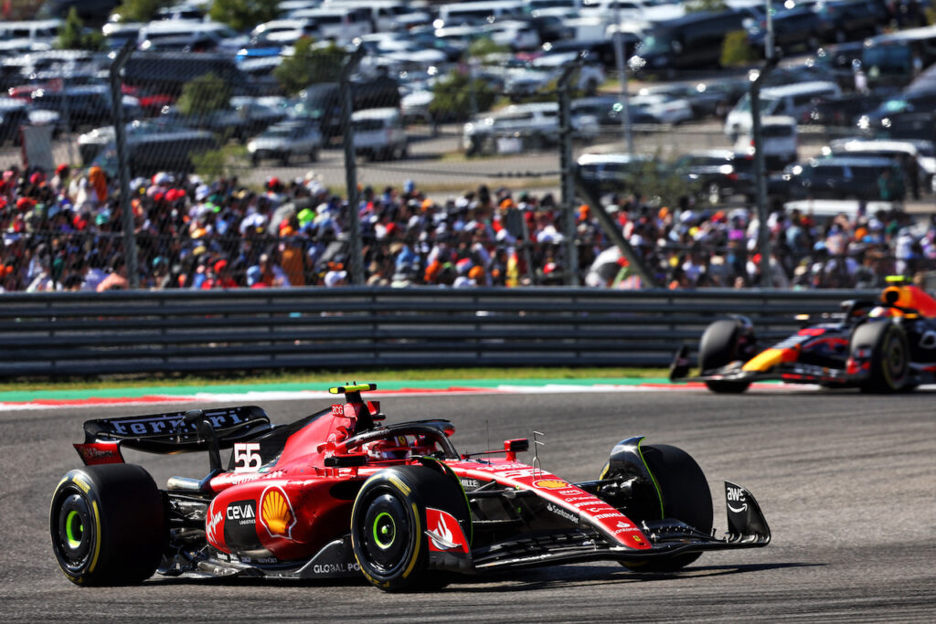 F1 | Ferrari: Sainz sfiora il podio ad Austin, Leclerc recrimina per la strategia
