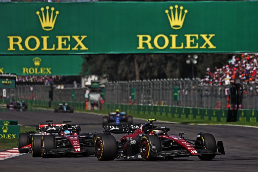 F1 | Alfa Romeo, Bottas und Zhou durch die rote Flagge beschädigt