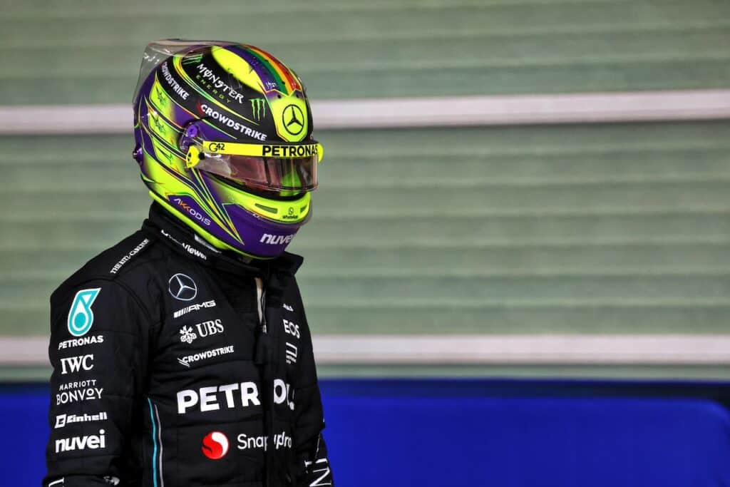 GP Abu Dhabi | Mercedes, Hamilton soffre di aderenza e va fuori in Q2