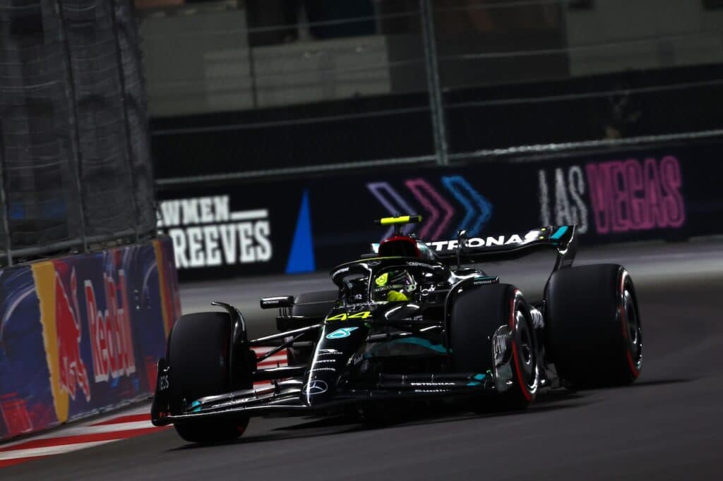 Mercedes | Hamilton si è divertito a guidare a Las Vegas