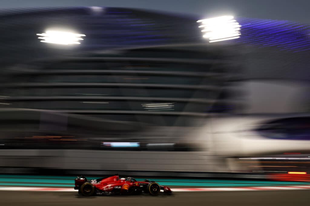 F1 | Leclerc chiude al comando l’ultimo venerdì della stagione ad Abu Dhabi