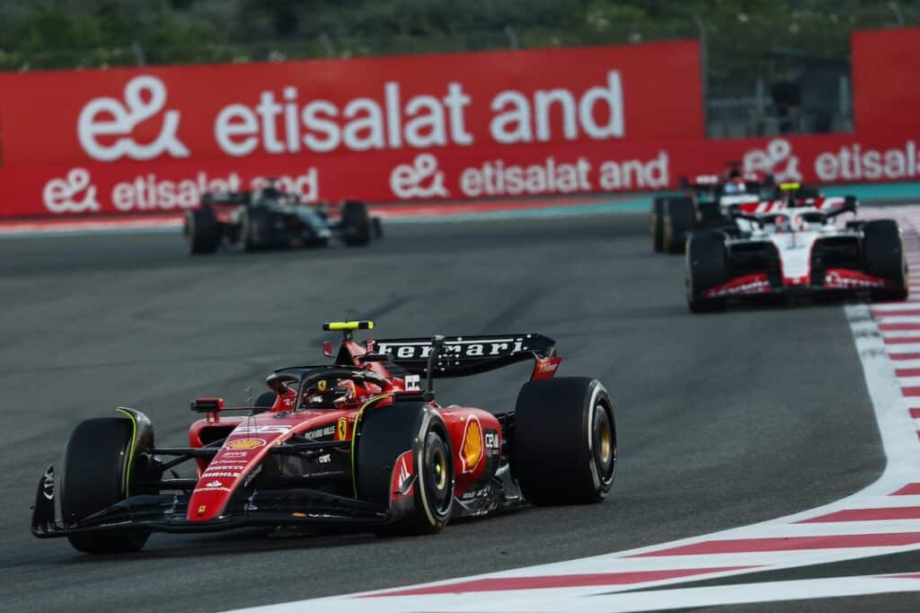 Ferrari | Sainz fallisce la rimonta ad Abu Dhabi