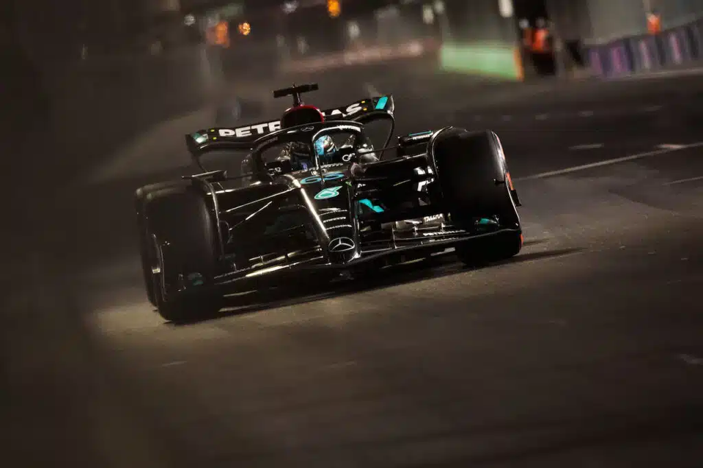 Mercedes, Russell beschwört Geschwindigkeit und Glück für 2024