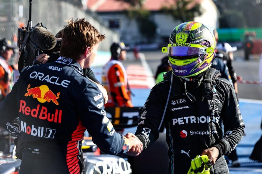 F1 | Horner: “E’ normale che Verstappen e Hamilton abbiano dei privilegi”