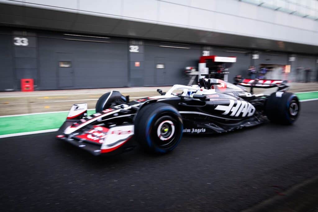 Formula 1 | Haas VF-24, primi chilometri in pista a Silverstone [VIDEO]