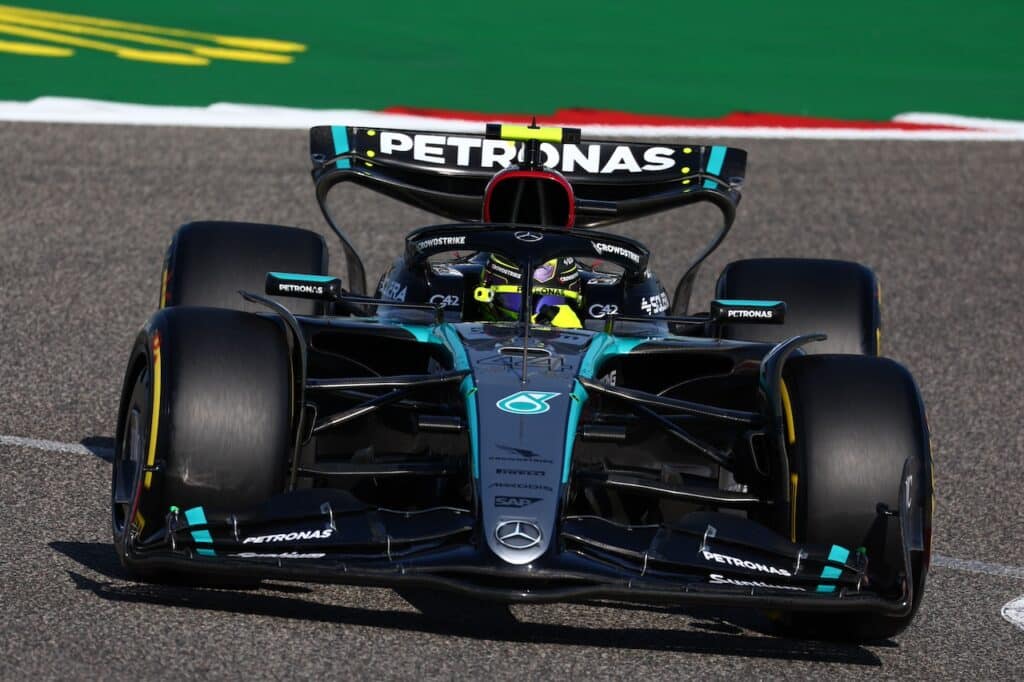 Mercedes | Hamilton frena gli entusiasmi: “Non siamo in lotta con la Red Bull”